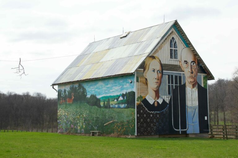 LewBlank Am Gothic Barn east.1 768x510
