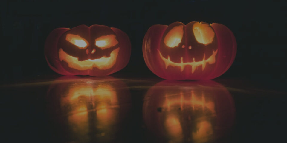 2 Jack-O-Lanterns lit up for Halloween